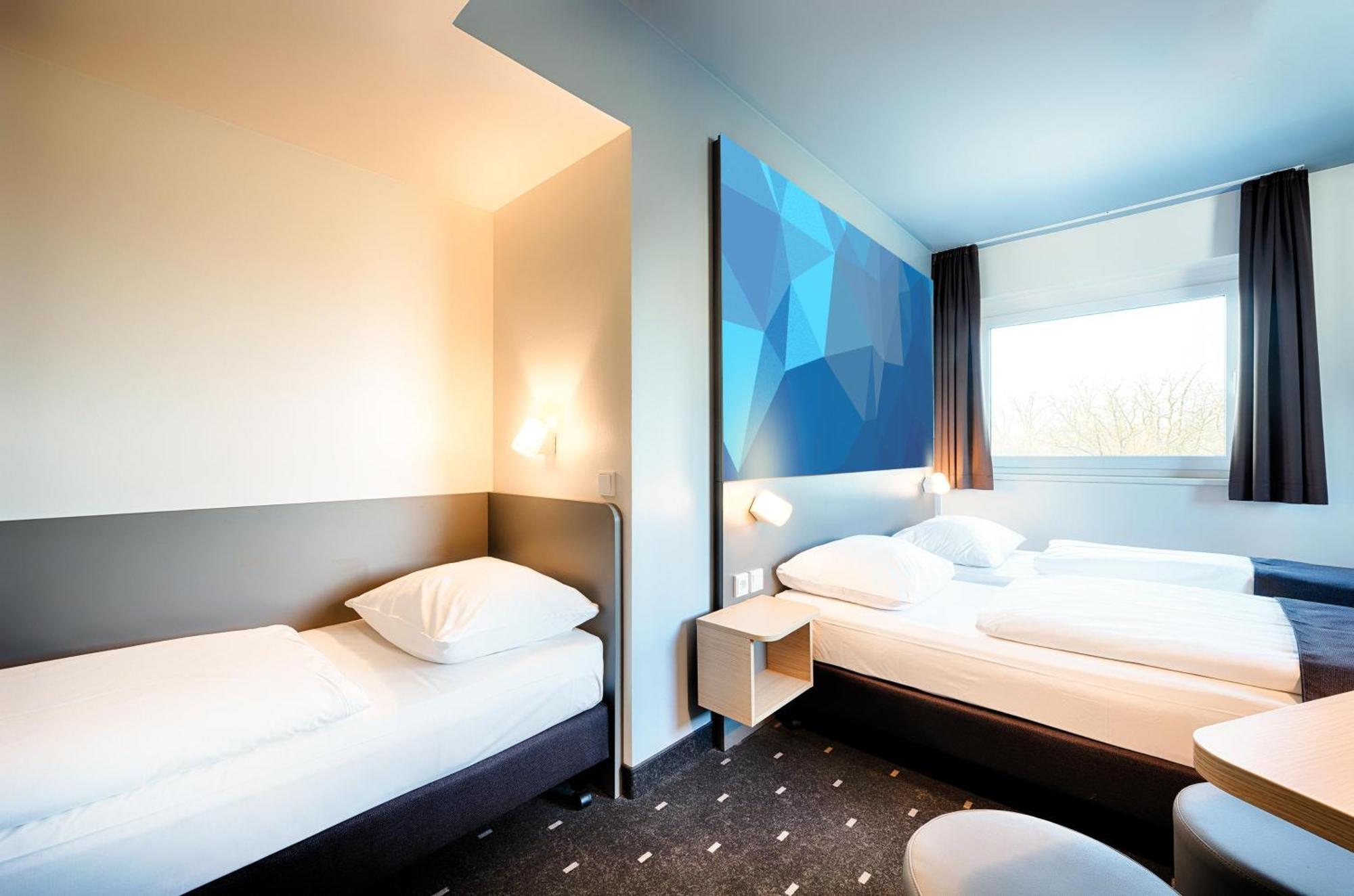 B&B Hotel Stuttgart-Airport/Messe Bagian luar foto