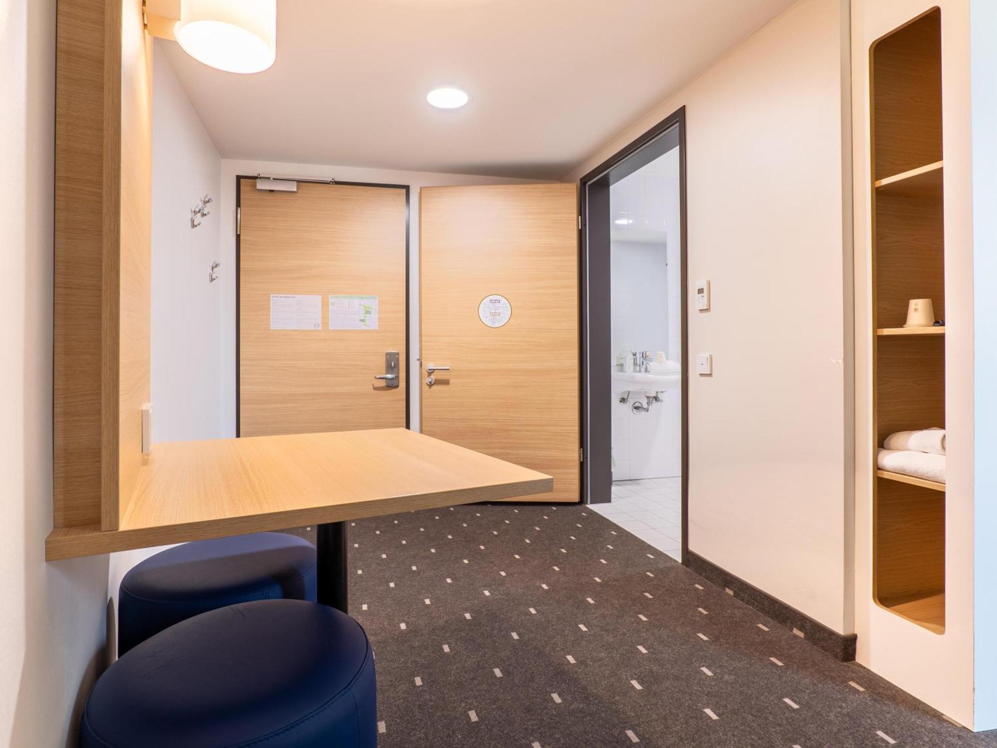 B&B Hotel Stuttgart-Airport/Messe Bagian luar foto