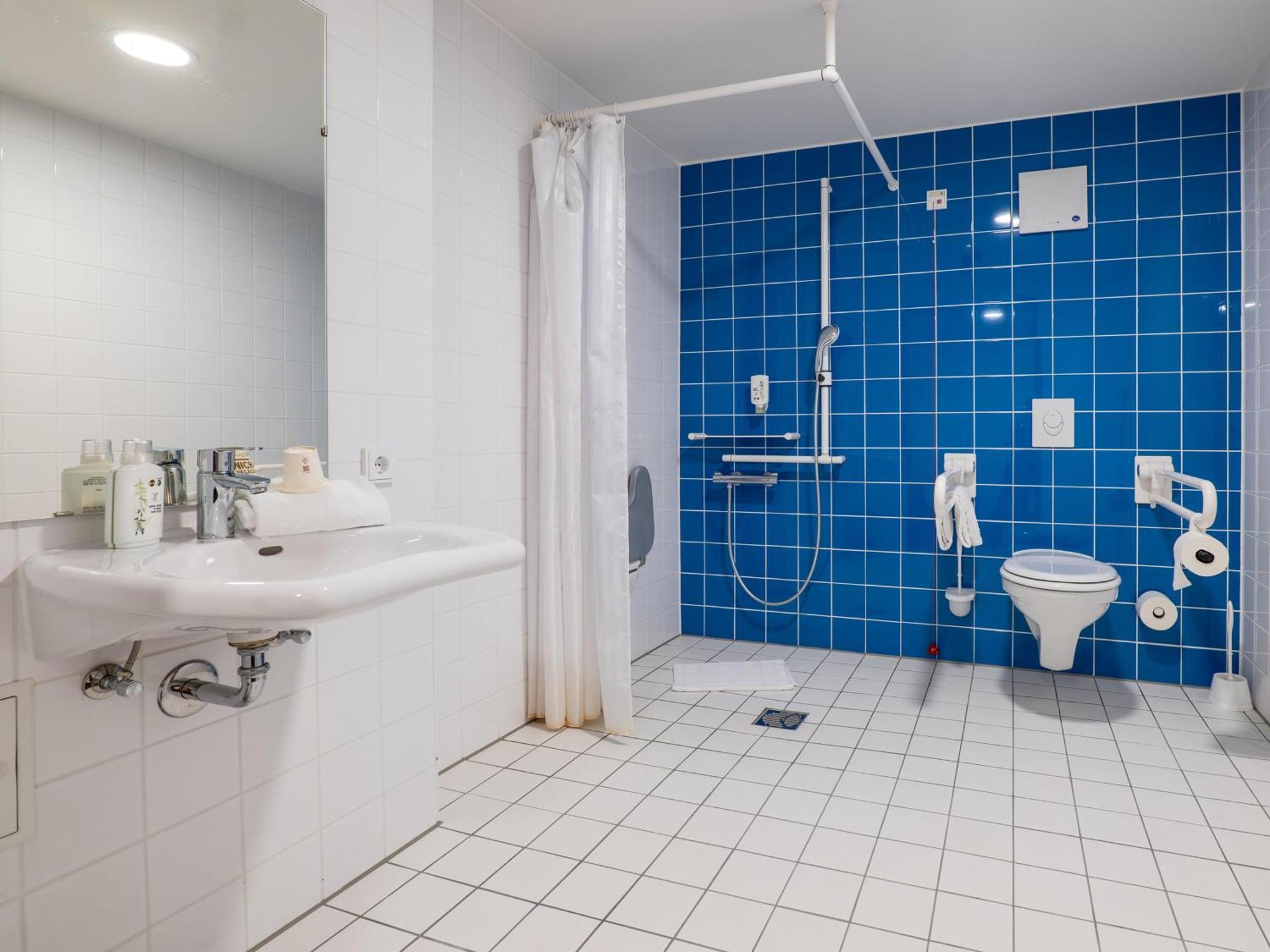 B&B Hotel Stuttgart-Airport/Messe Bagian luar foto